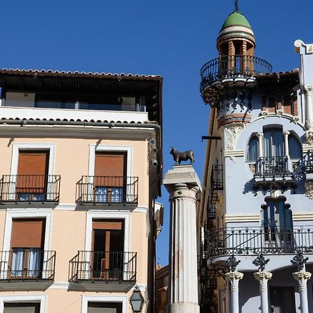 Apartamentos Plaza Del Torico Teruel Luaran gambar