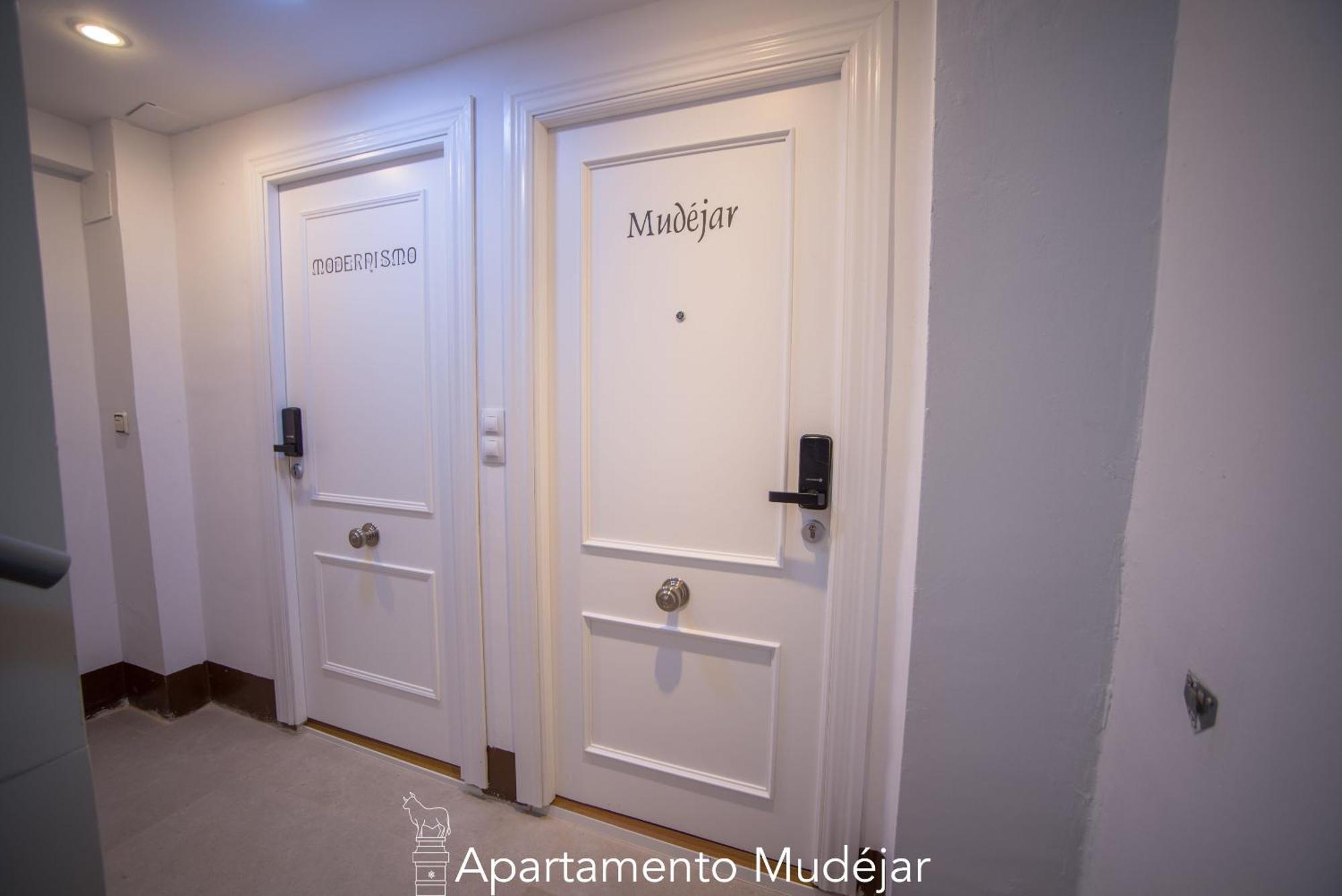 Apartamentos Plaza Del Torico Teruel Bilik gambar