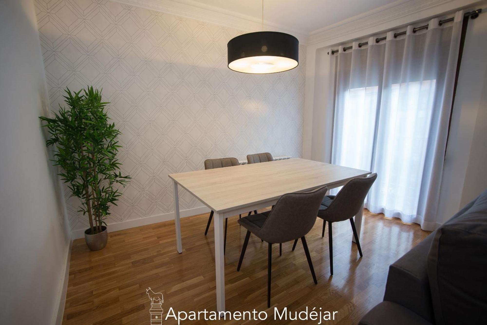 Apartamentos Plaza Del Torico Teruel Bilik gambar