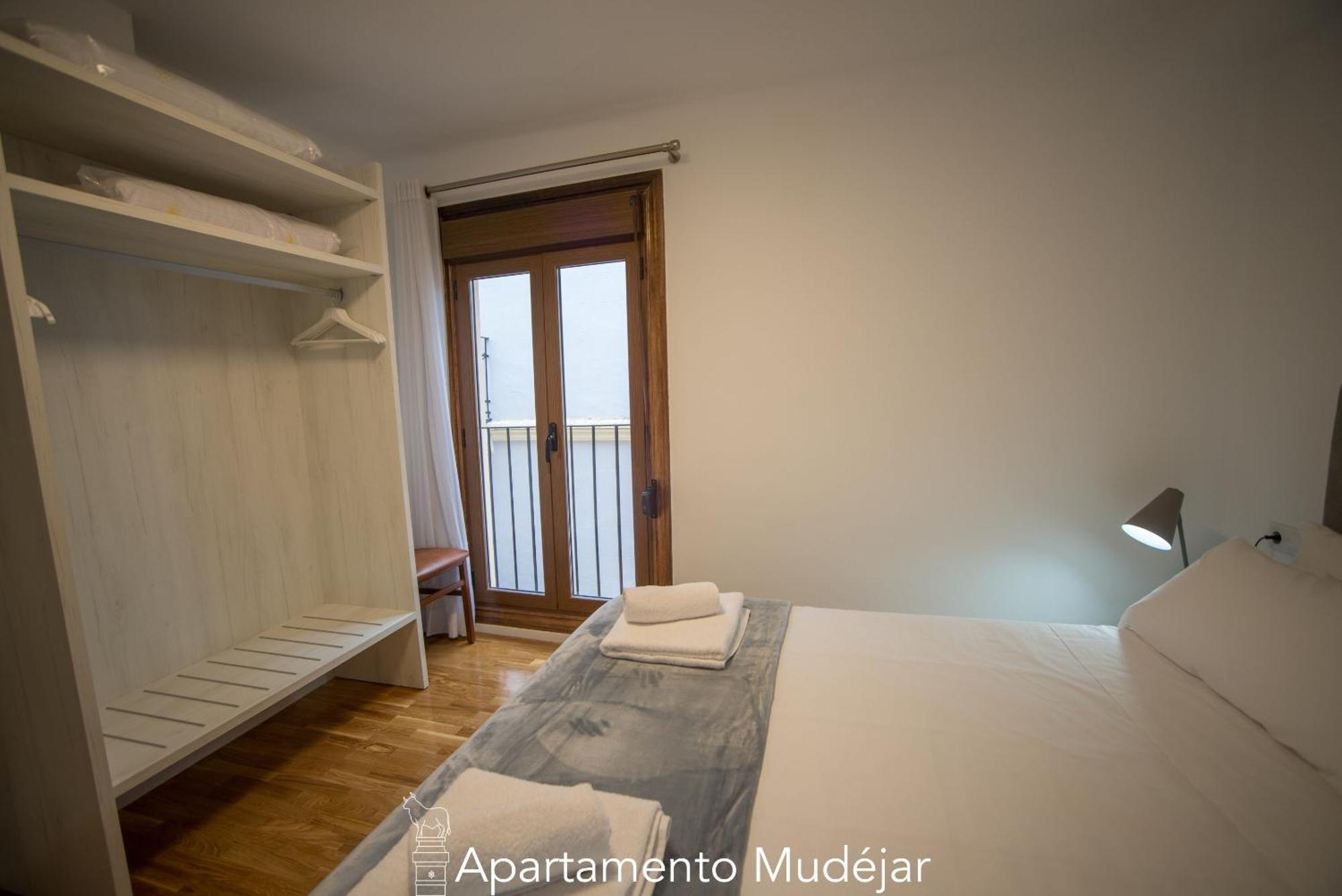 Apartamentos Plaza Del Torico Teruel Bilik gambar