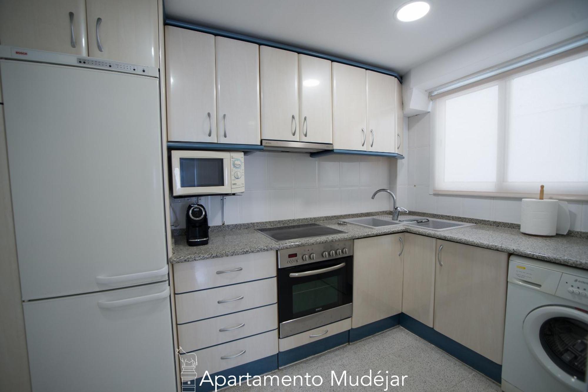 Apartamentos Plaza Del Torico Teruel Bilik gambar