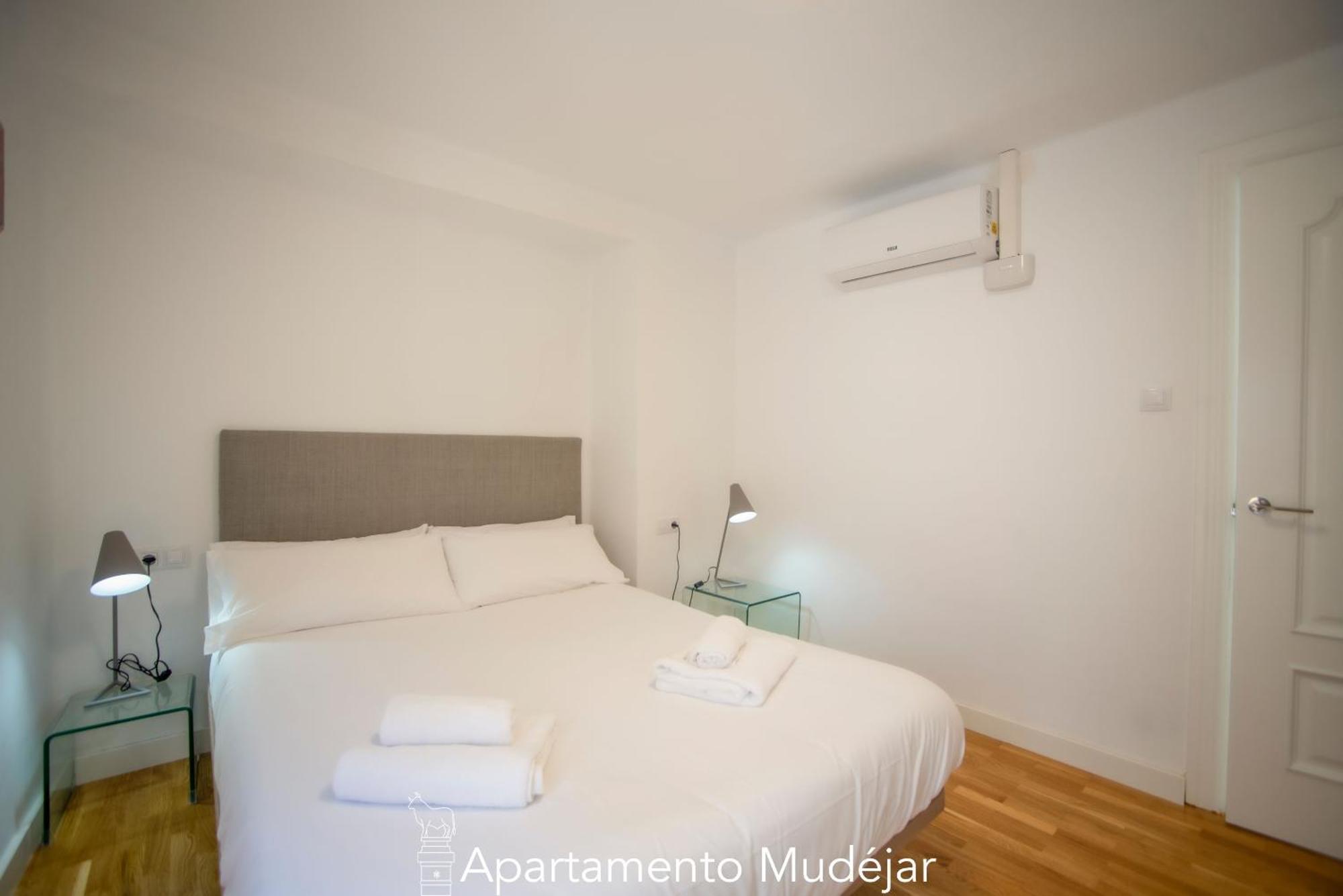 Apartamentos Plaza Del Torico Teruel Bilik gambar
